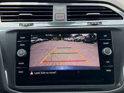 Used 2022 Volkswagen Tiguan SE FWD image 15