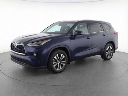Used 2022 Toyota Highlander XLE