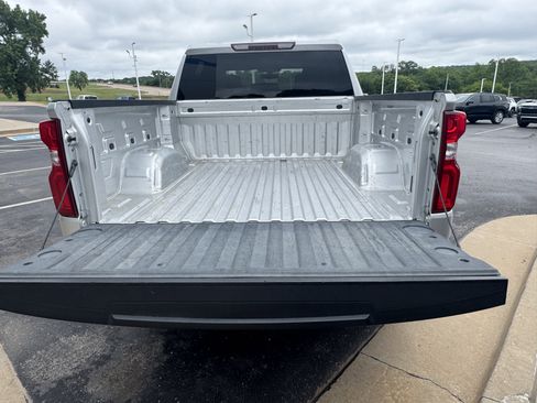 Used 2019 Chevrolet Silverado 1500 Custom Trail Boss w/ Custom Convenience Package AWD/4WD image 5