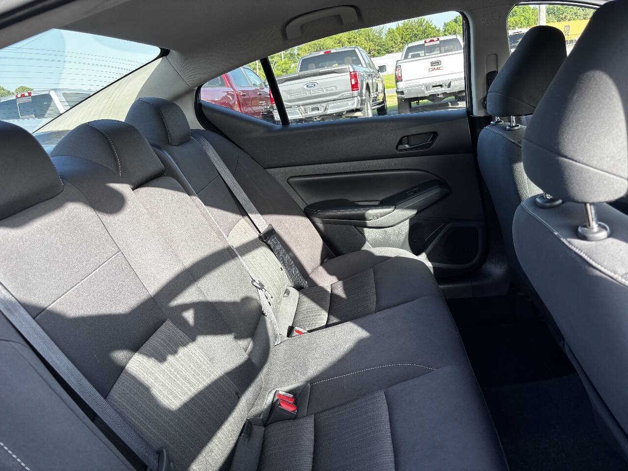 Used 2024 Nissan Altima 2.5 SV FWD image 19