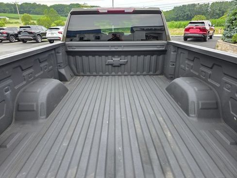 Used 2023 Chevrolet Silverado 1500 LT AWD/4WD image 4