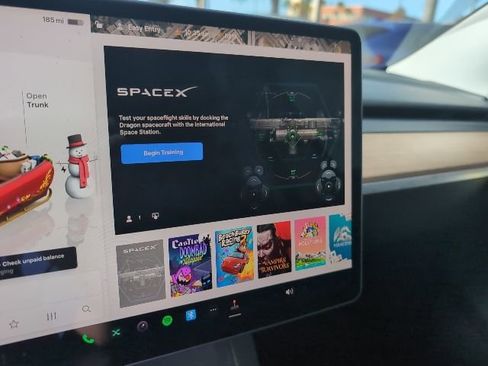 Used 2023 Tesla Model Y Long Range image 17