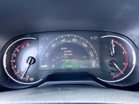 Used 2025 Toyota RAV4 XLE FWD image 25