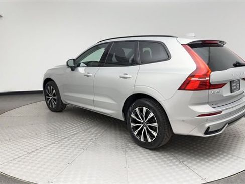 Certified 2025 Volvo XC60 B5 Plus image 4