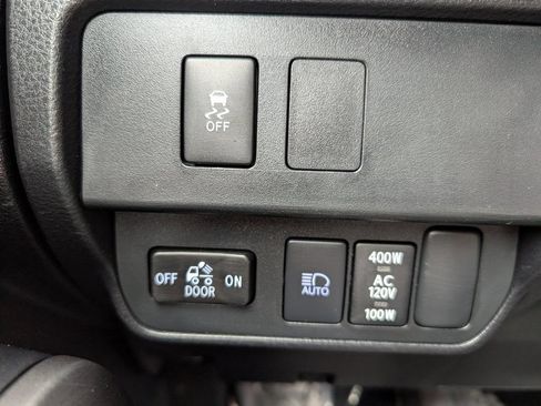Used 2023 Toyota Tacoma TRD Sport AWD/4WD image 19
