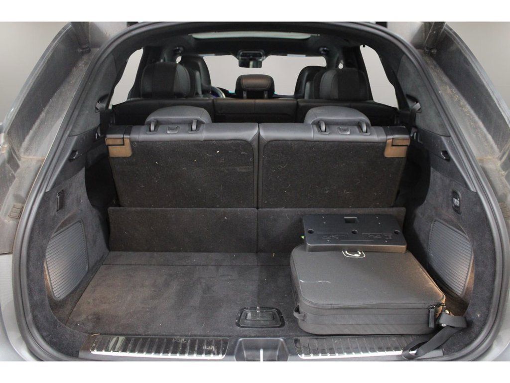 Used 2023 Mercedes-Benz EQS 580 4MATIC SUV w/ Exclusive Trim Package image 31