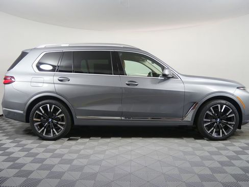 New 2026 BMW X7 xDrive40i w/ Premium Package AWD/4WD image 2