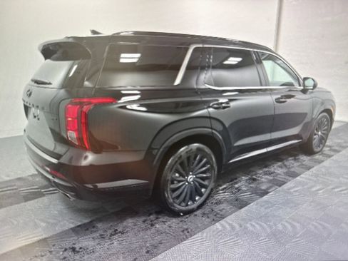 Used 2025 Hyundai Palisade Calligraphy image 2