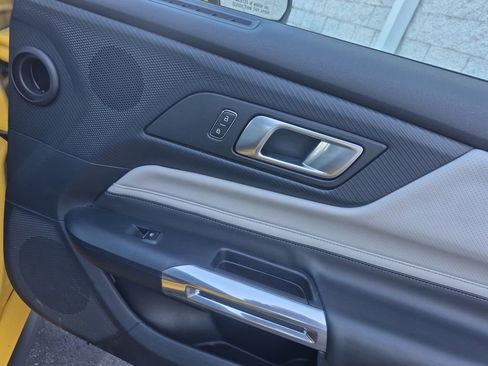 Used 2024 Ford Mustang Premium image 21