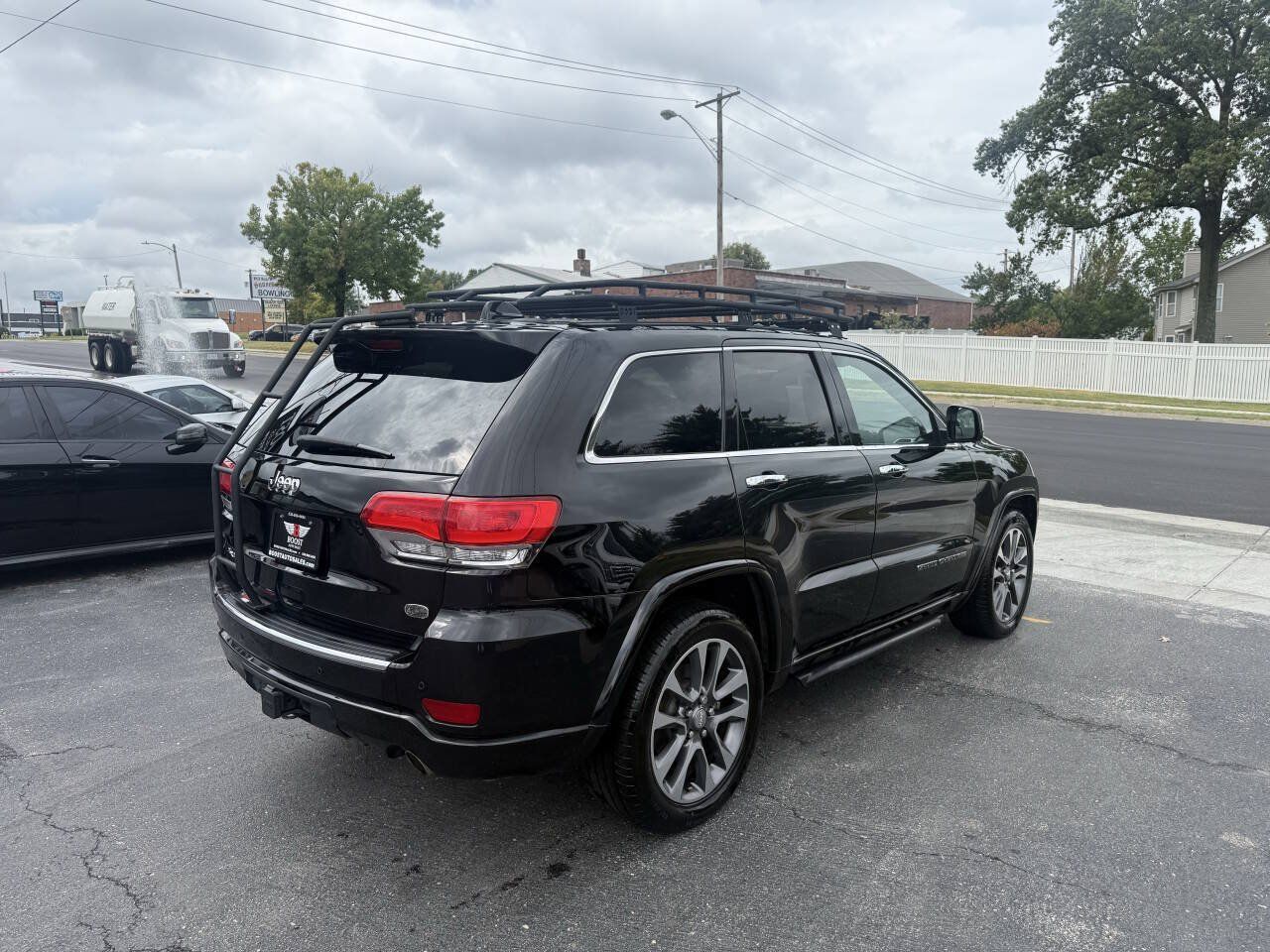 Used 2018 Jeep Grand Cherokee Overland AWD/4WD image 7