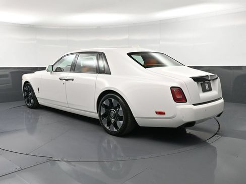 New 2027 Rolls-Royce Phantom Sedan RWD image 3