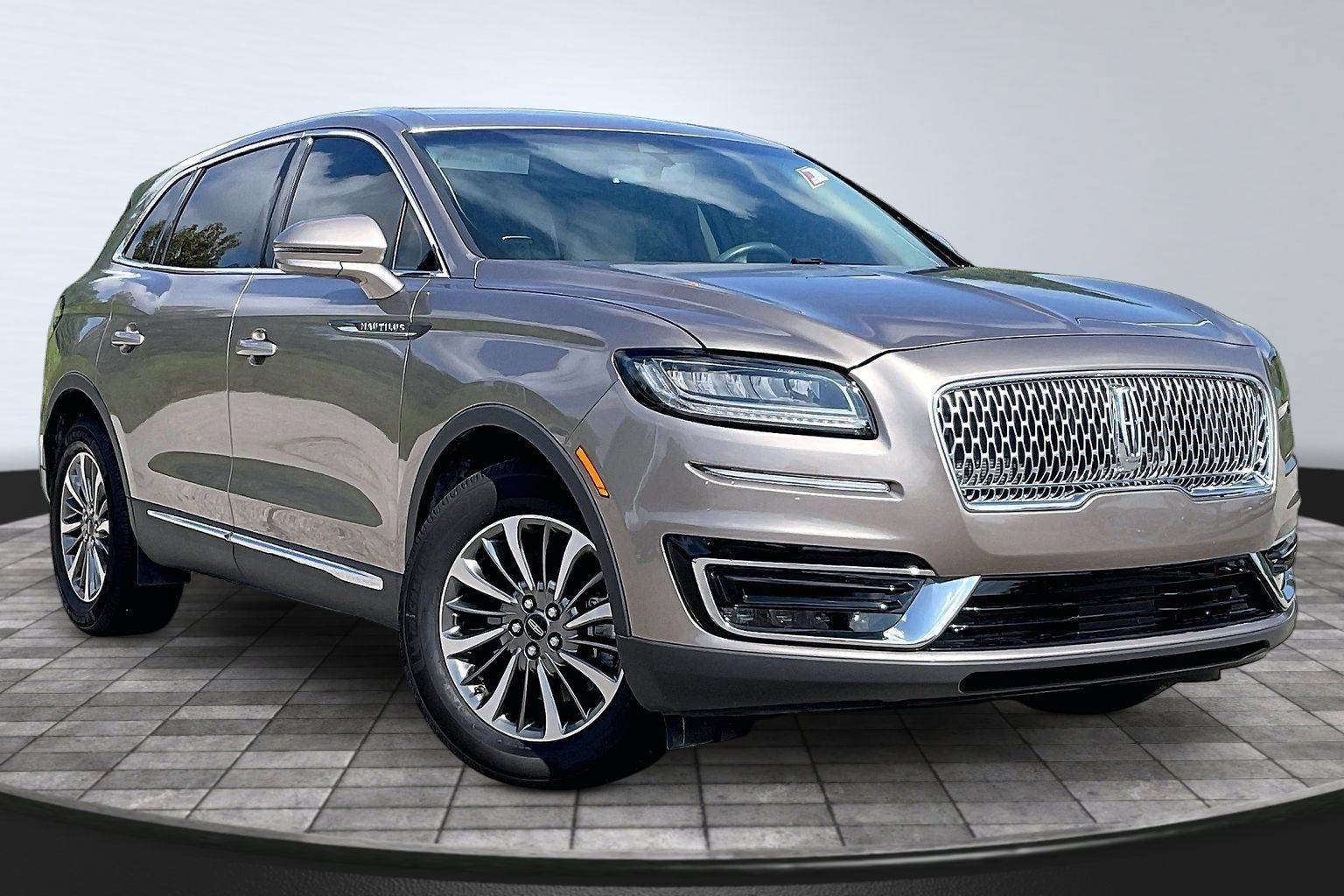 Used 2019 Lincoln Nautilus Select w/ Cargo Utility Package FWD image 10