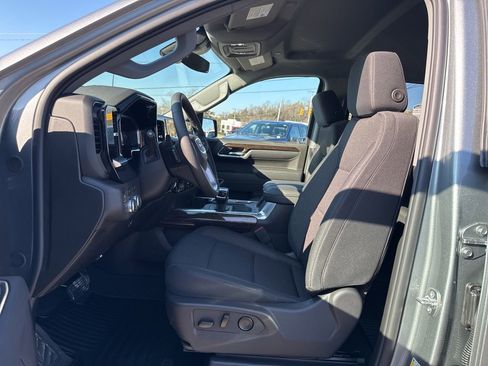 New 2026 GMC Sierra 1500 Elevation image 17