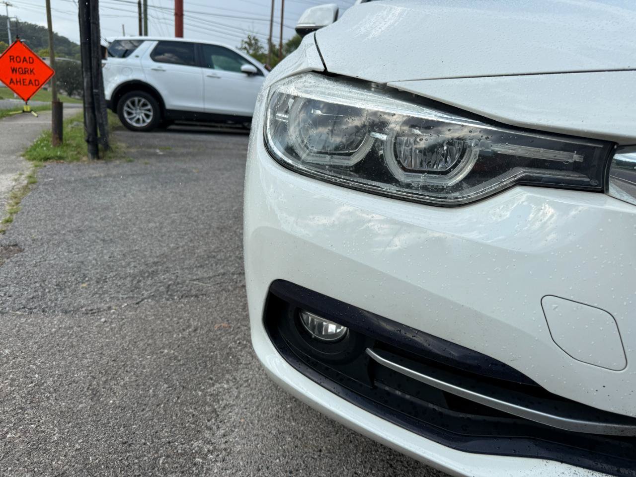 Used 2018 BMW 330e w/ Convenience Package RWD image 5