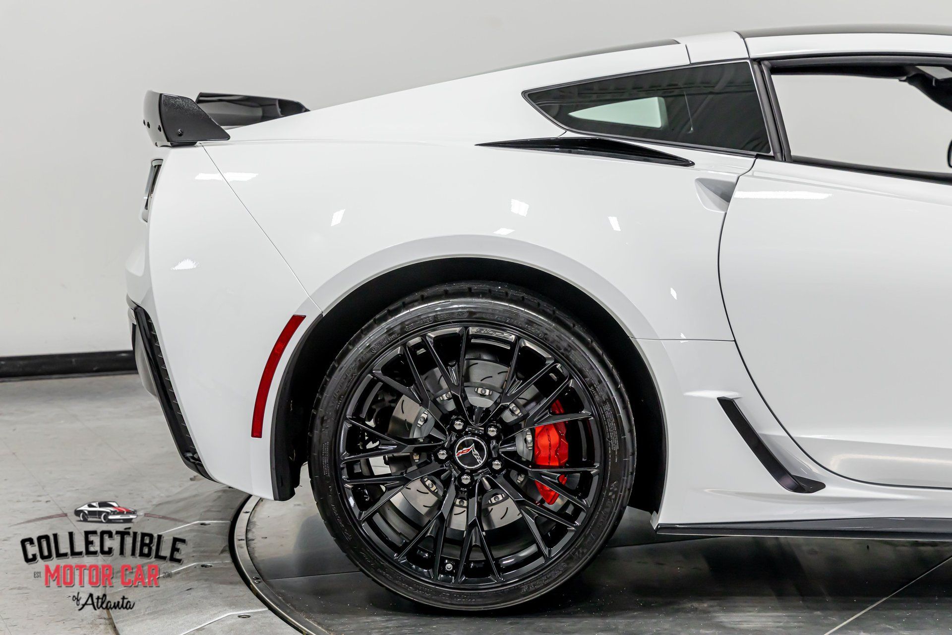 Used 2015 Chevrolet Corvette Z06 w/ 3LZ Preferred Equipment Group RWD image 43