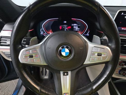 Used 2022 BMW 740i w/ M Sport Package image 11