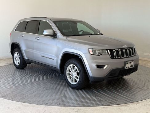 Used 2018 Jeep Grand Cherokee Laredo AWD/4WD image 7