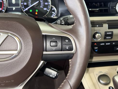 Used 2016 Lexus ES 350 w/ Accessory Package 2 image 22