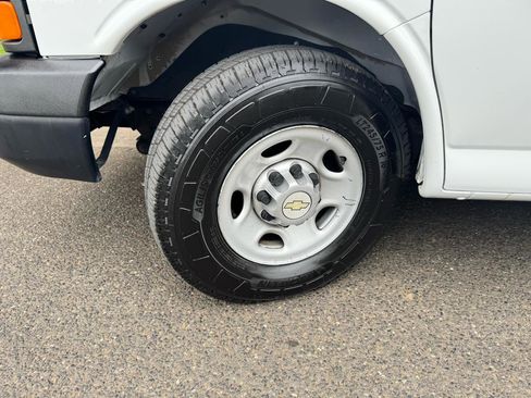 Used 2013 Chevrolet Express 2500 RWD image 34