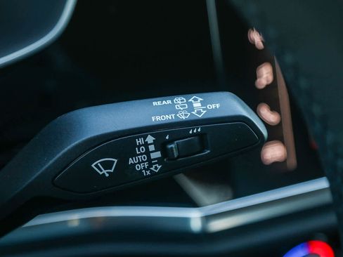 New 2025 Audi Q3 2.0T Premium image 40