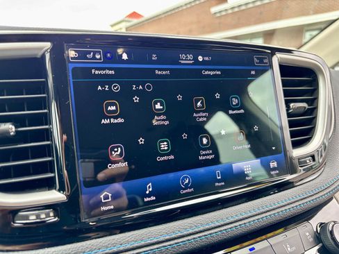 Used 2021 Chrysler Pacifica Touring-L FWD image 36