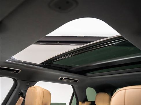 Used 2023 Land Rover Range Rover Sport SE image 13