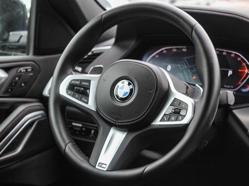 Used 2022 BMW X6 xDrive40i w/ M Sport Package image 15