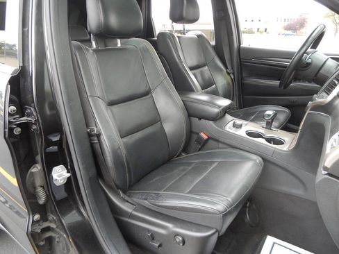 Used 2015 Jeep Grand Cherokee Limited w/ Luxury Group II AWD/4WD image 40