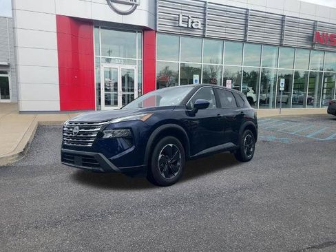 Certified 2026 Nissan Rogue SV AWD/4WD image 8