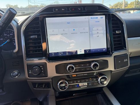 Used 2022 Ford F250 Lariat w/ Black Appearance Package image 32