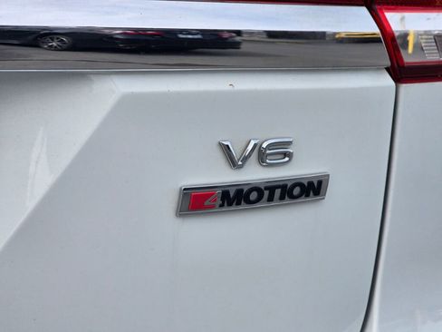 Used 2019 Volkswagen Atlas SEL Premium image 14