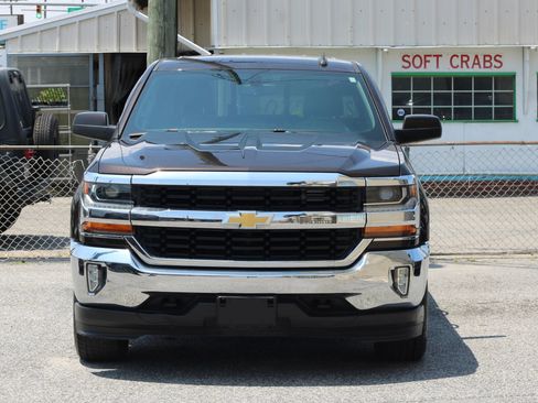 Used 2018 Chevrolet Silverado 1500 LT w/ All Star Edition AWD/4WD image 2