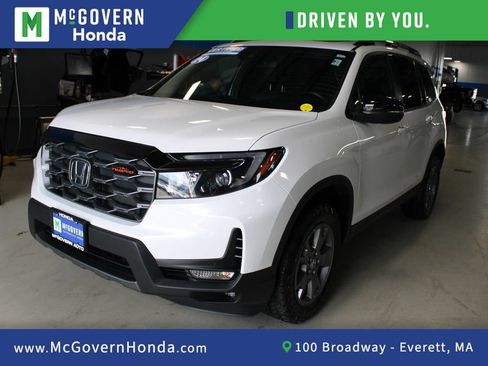 Used 2024 Honda Passport TrailSport image 1