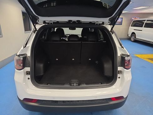 Used 2025 Jeep Compass Limited AWD/4WD image 8