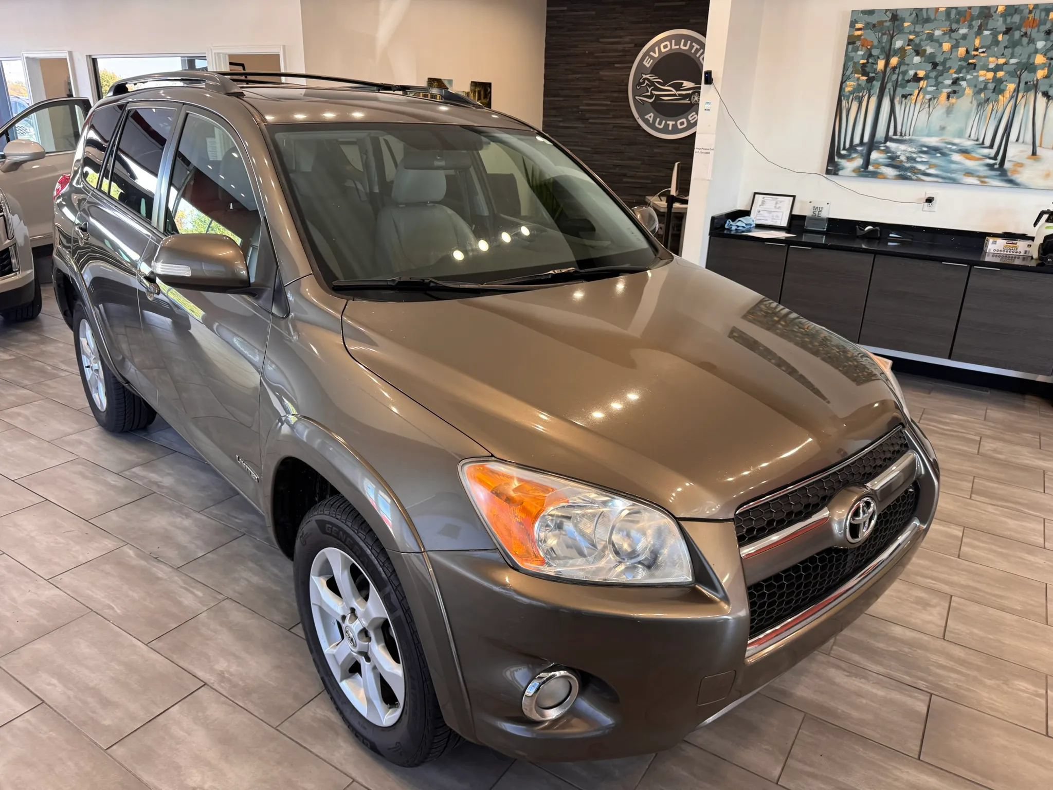 Used 2010 Toyota RAV4 Limited FWD image 4
