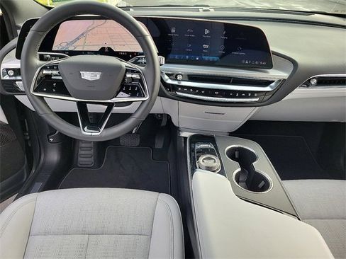 Used 2025 Cadillac Lyriq Sport image 8