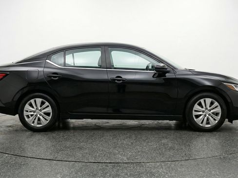 Used 2025 Nissan Sentra S FWD image 11