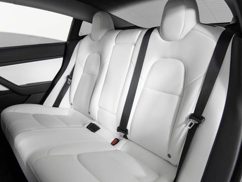 Used 2021 Tesla Model 3 Performance image 17