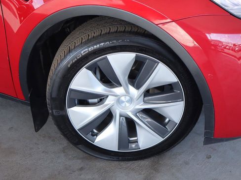 Used 2021 Tesla Model Y Long Range image 3