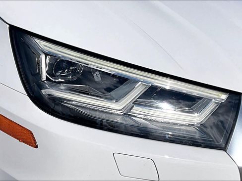 Used 2019 Audi Q5 2.0T Premium Plus w/ Premium Plus Package image 27