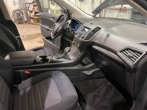Used 2018 Ford Edge SE image 28