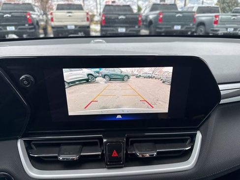 Used 2025 Chevrolet TrailBlazer LT image 24