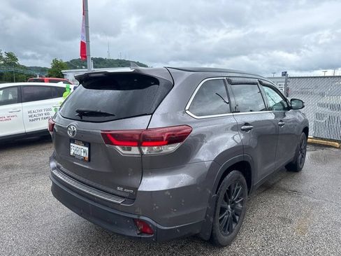 Used 2019 Toyota Highlander SE AWD/4WD image 4