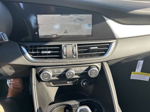 New 2025 Alfa Romeo Giulia AWD image 16