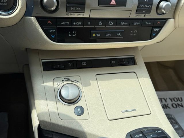 Used 2015 Lexus ES 350 w/ Luxury Package FWD image 22