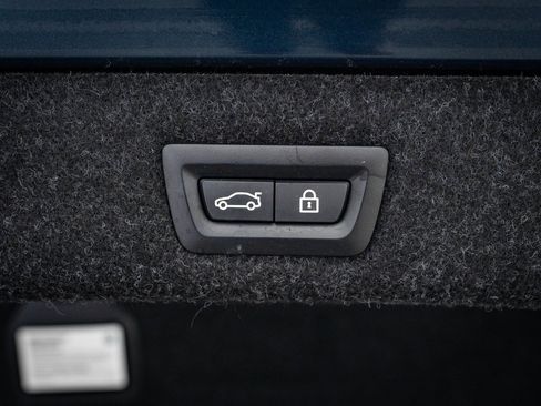 Used 2023 BMW 540i xDrive image 18