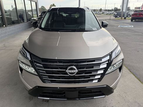 Used 2025 Nissan Rogue Platinum w/ Tech Package AWD/4WD image 2