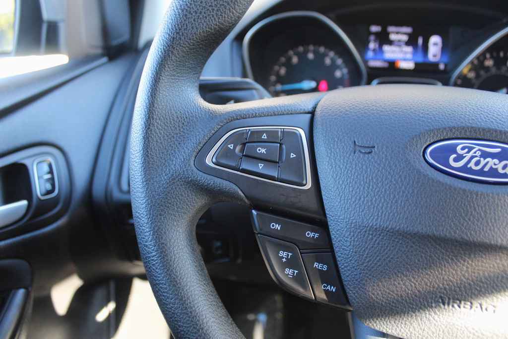 Used 2017 Ford Focus SEL FWD image 18