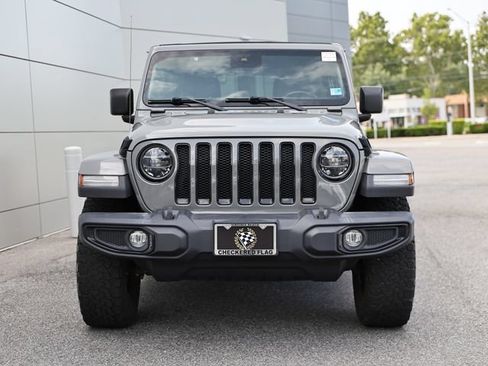 Used 2022 Jeep Wrangler Unlimited Sahara AWD/4WD image 3
