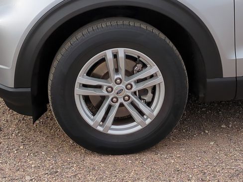 Used 2022 Ford Explorer XLT w/ Equipment Group 202A image 11